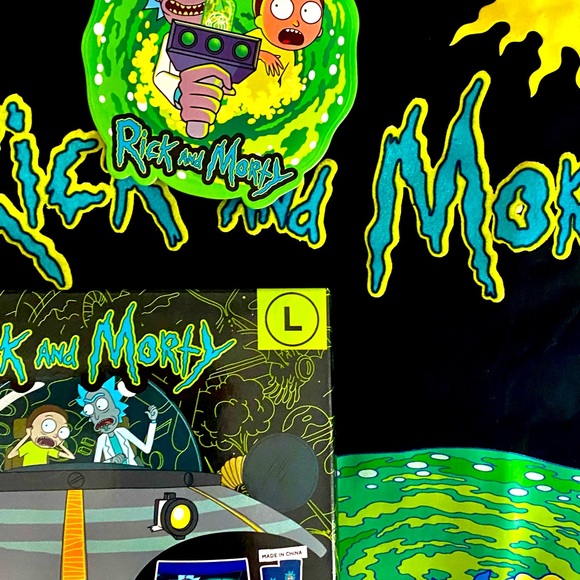 Other - Rick n Morty T-Shirt n boxer/sock box set
